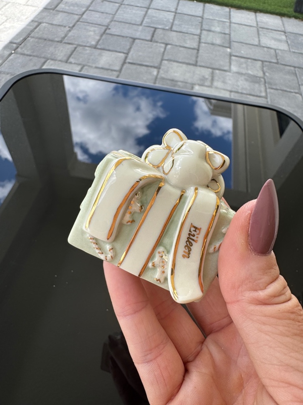 Lenox Porcelain Gift Box Figurine with Gold Trim (White & Pale Green)